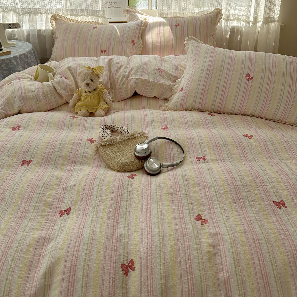 91家纺网 家纺一手货源 找家纺 韩巢家纺 2026新款蝴蝶花边销款四件套 遇见彩虹【蝴蝶花边款】