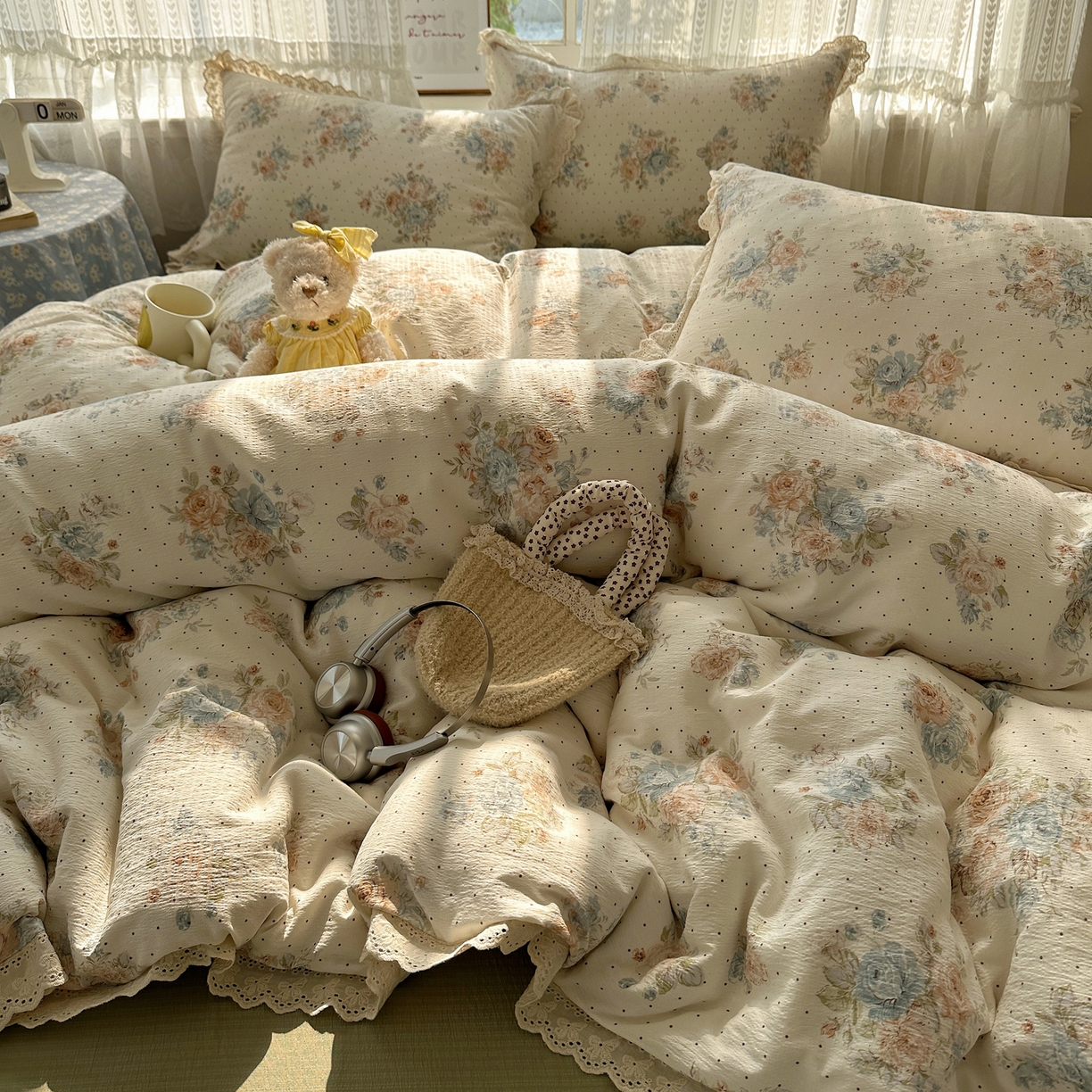 韩巢家纺 2026新款蝴蝶花边销款四件套 蔷薇岛屿【蝴蝶花边款】