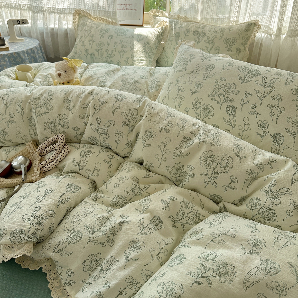 91家纺网 家纺一手货源 找家纺 韩巢家纺 2026新款蝴蝶花边销款四件套 海像森林【蝴蝶花边款】