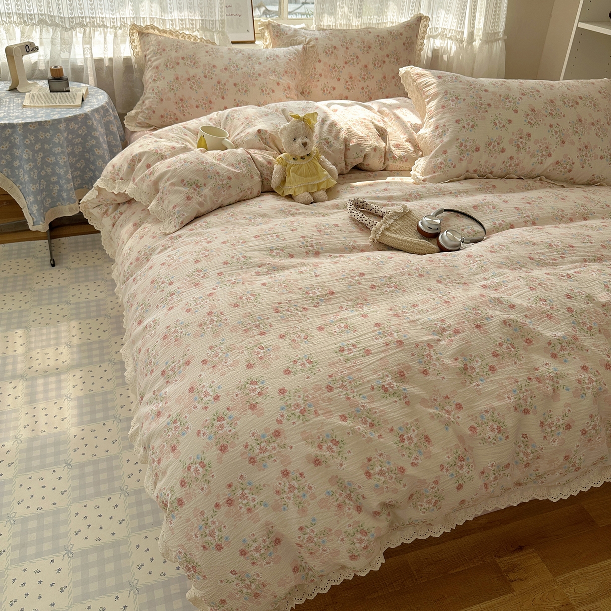 91家纺网 家纺一手货源 找家纺 韩巢家纺 2026新款蝴蝶花边销款四件套 序曲-粉【蝴蝶花边款】