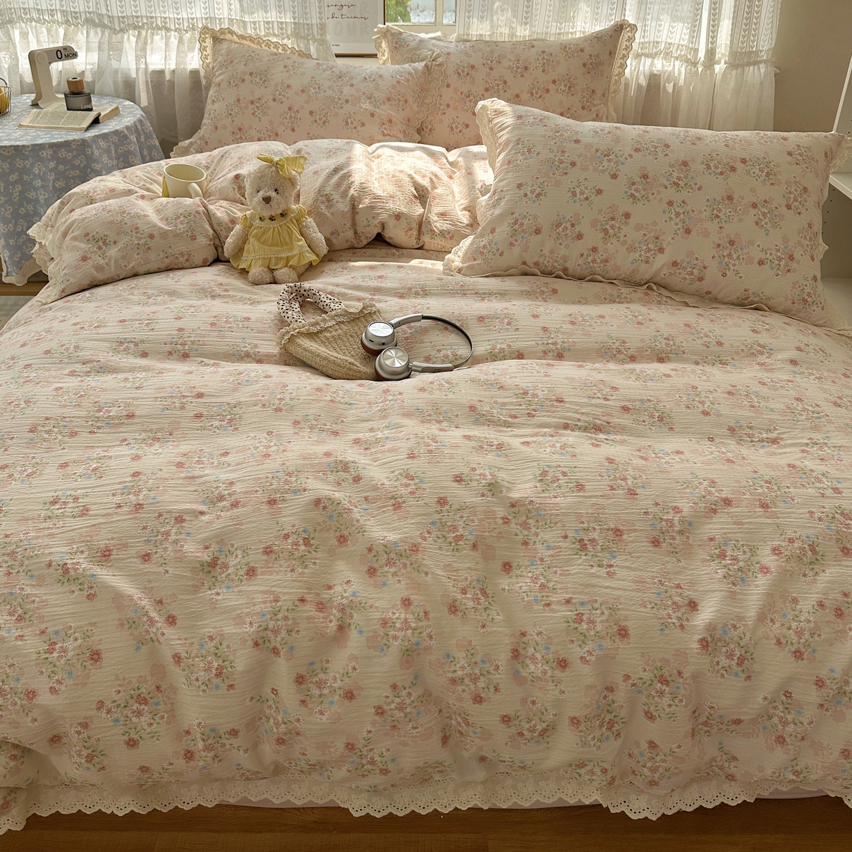 91家纺网 家纺一手货源 找家纺 韩巢家纺 2026新款蝴蝶花边销款四件套 序曲-粉【蝴蝶花边款】