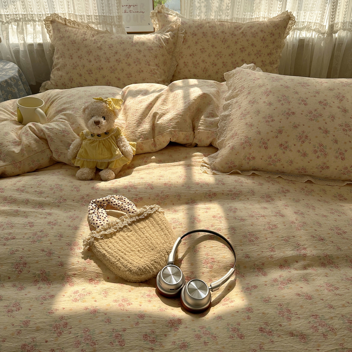 91家纺网 家纺一手货源 找家纺 韩巢家纺 2026新款蝴蝶花边销款四件套 川岛落日【蝴蝶花边款】