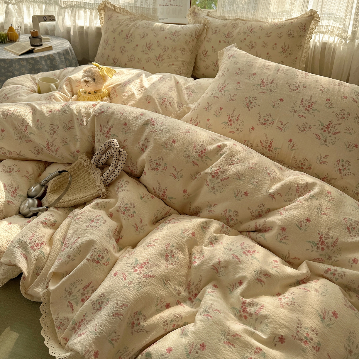 91家纺网 家纺一手货源 找家纺 韩巢家纺 2026新款蝴蝶花边销款四件套 奶昔甜糕-粉【蝴蝶花边款】