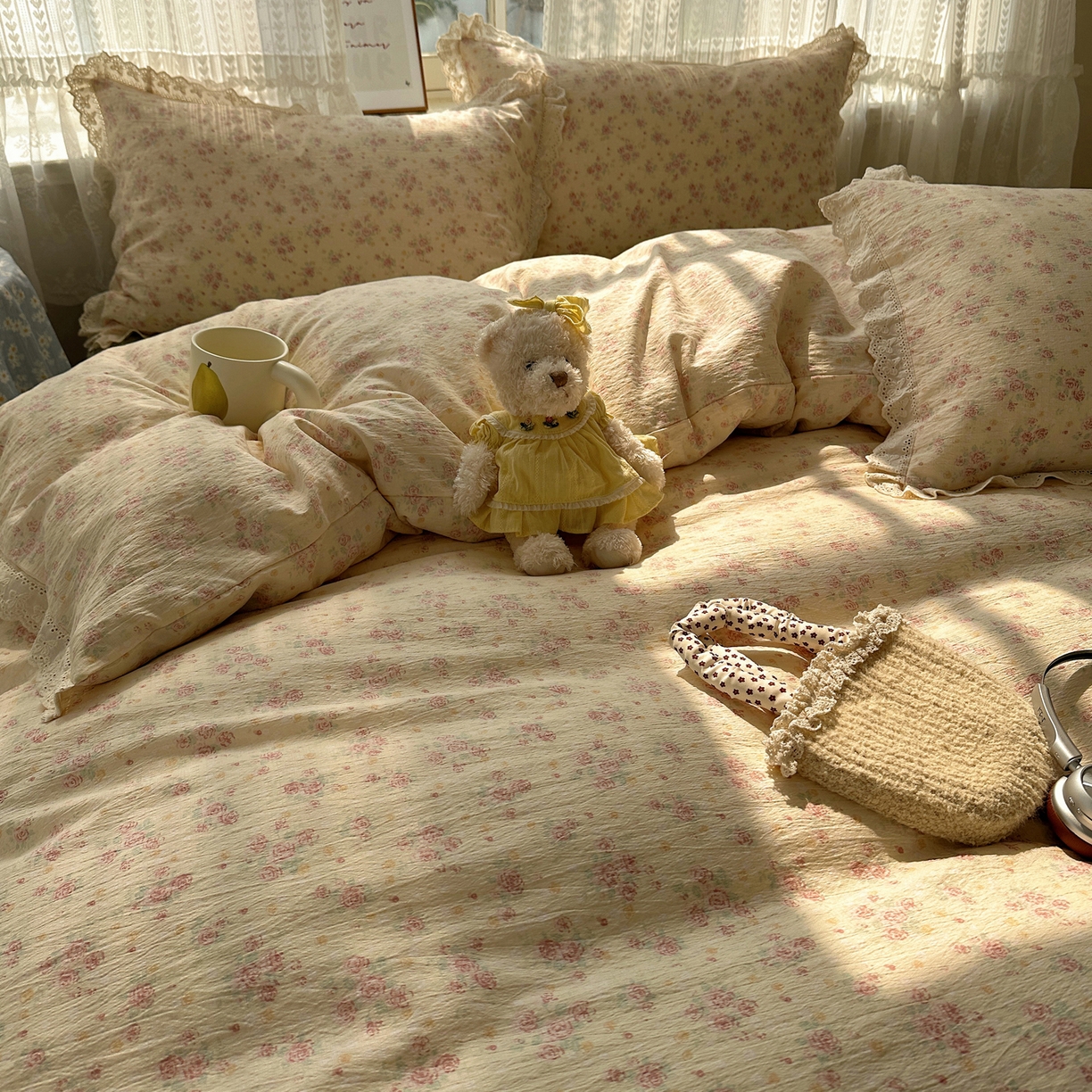 91家纺网 家纺一手货源 找家纺 韩巢家纺 2026新款蝴蝶花边销款四件套 川岛落日【蝴蝶花边款】