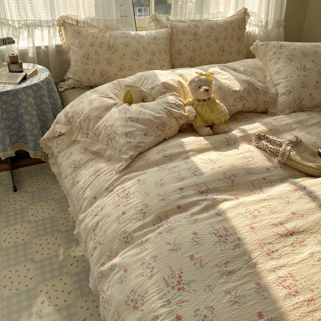 91家纺网 家纺一手货源 找家纺 韩巢家纺 2026新款蝴蝶花边销款四件套 奶昔甜糕-粉【蝴蝶花边款】