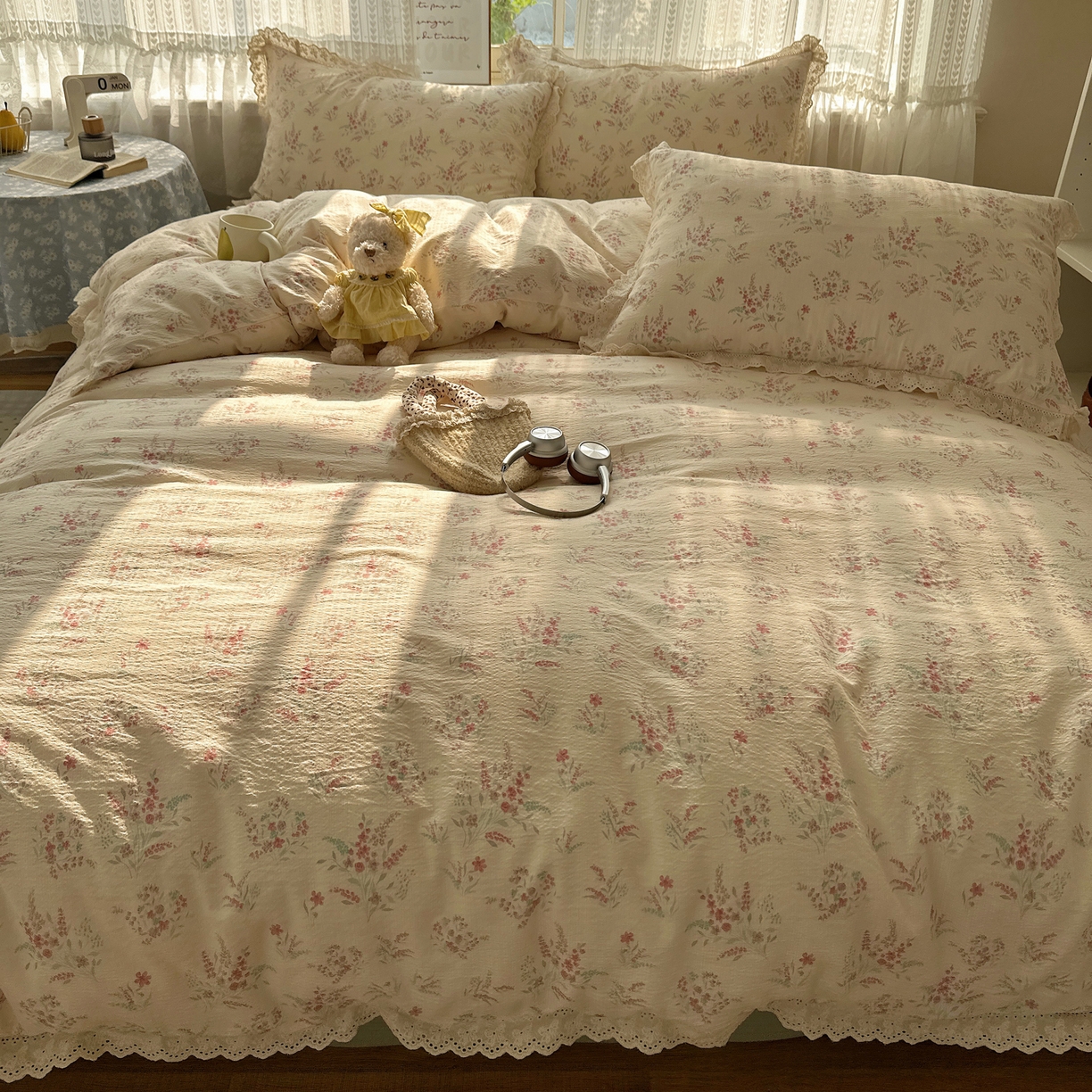 91家纺网 家纺一手货源 找家纺 韩巢家纺 2026新款蝴蝶花边销款四件套 奶昔甜糕-粉【蝴蝶花边款】