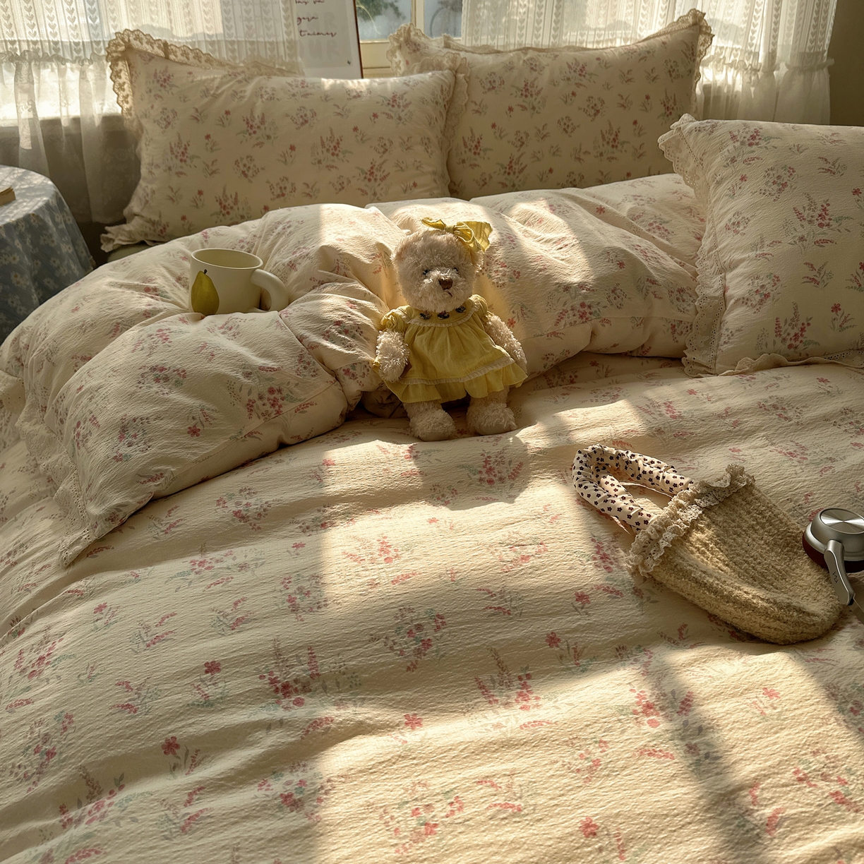 91家纺网 家纺一手货源 找家纺 韩巢家纺 2026新款蝴蝶花边销款四件套 奶昔甜糕-粉【蝴蝶花边款】