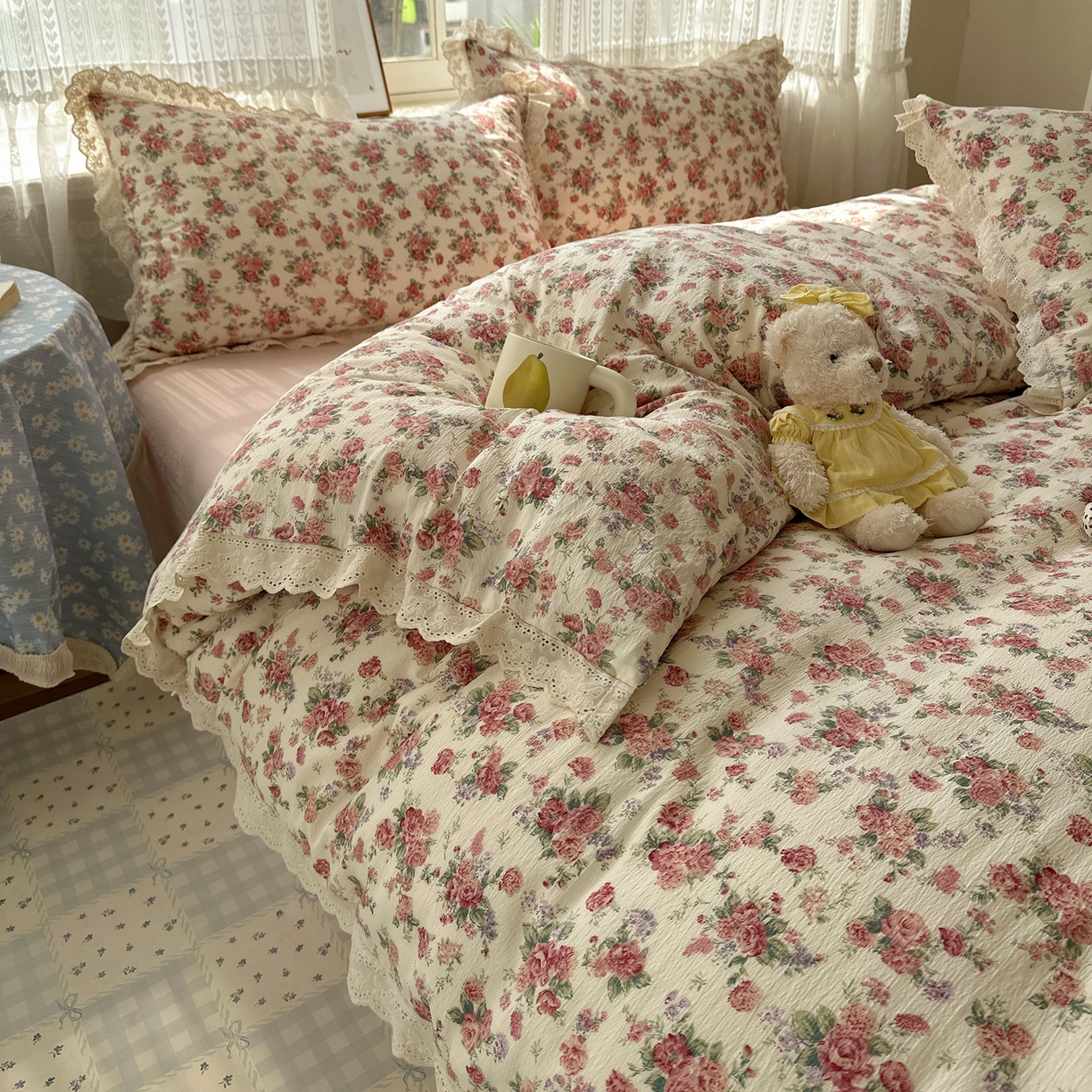 91家纺网 家纺一手货源 找家纺 韩巢家纺 2026新款蝴蝶花边销款四件套 星眠云野【蝴蝶花边款】