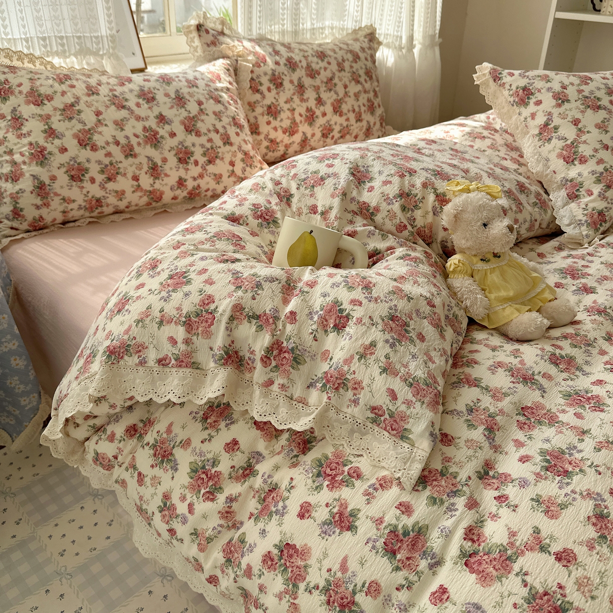 91家纺网 家纺一手货源 找家纺 韩巢家纺 2026新款蝴蝶花边销款四件套 星眠云野【蝴蝶花边款】