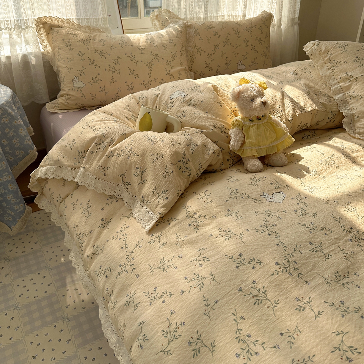 91家纺网 家纺一手货源 找家纺 韩巢家纺 2026新款蝴蝶花边销款四件套 森田野园【蝴蝶花边款】