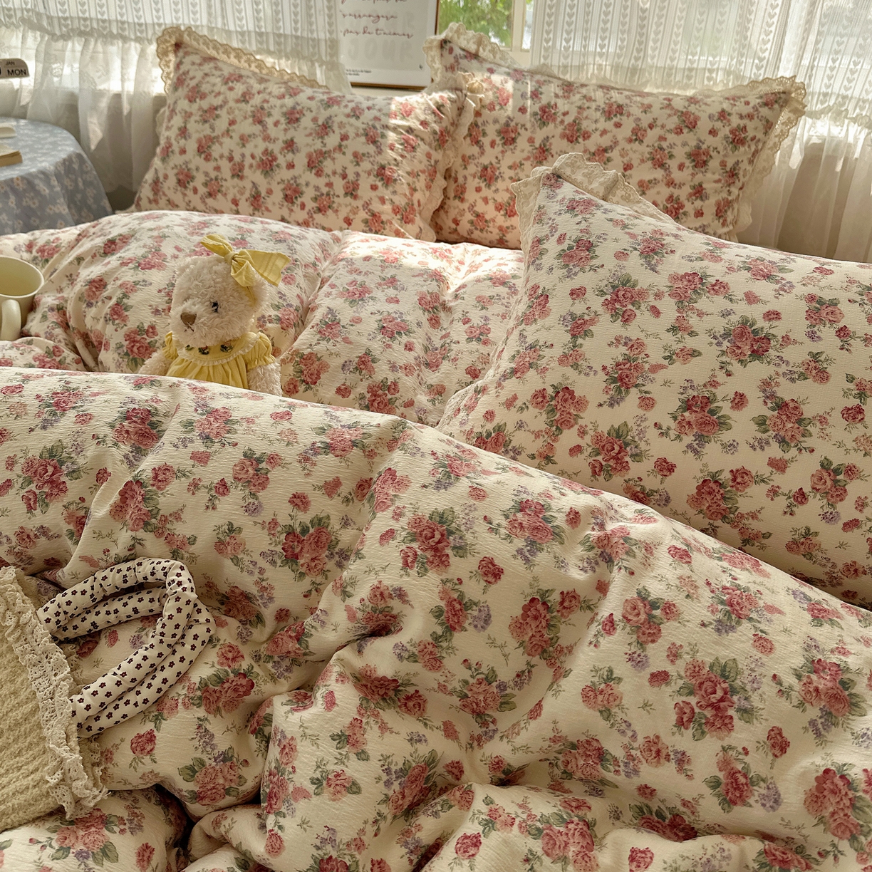 91家纺网 家纺一手货源 找家纺 韩巢家纺 2026新款蝴蝶花边销款四件套 星眠云野【蝴蝶花边款】