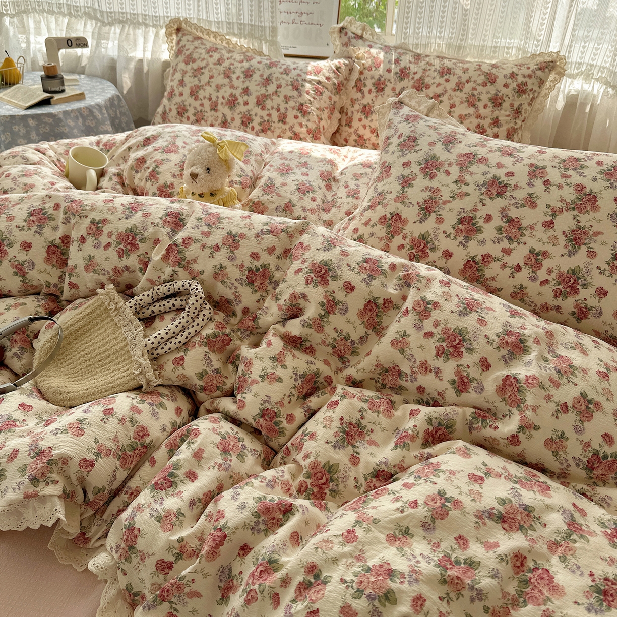 91家纺网 家纺一手货源 找家纺 韩巢家纺 2026新款蝴蝶花边销款四件套 星眠云野【蝴蝶花边款】