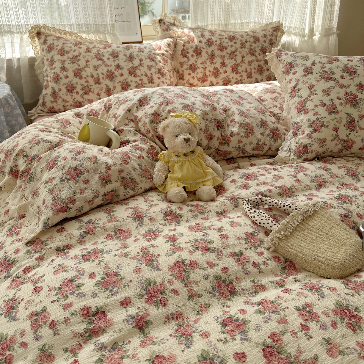 91家纺网 家纺一手货源 找家纺 韩巢家纺 2026新款蝴蝶花边销款四件套 星眠云野【蝴蝶花边款】