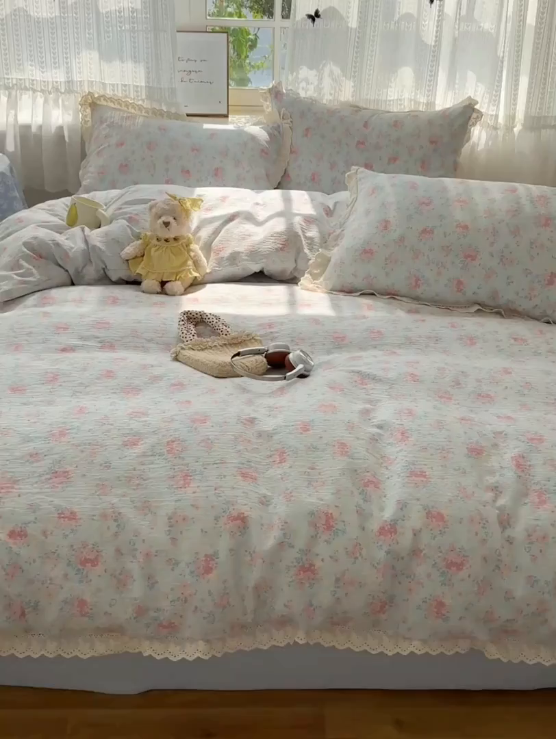 91家纺网 家纺一手货源 找家纺 韩巢家纺 2026新款蝴蝶花边销款四件套 月下清幽【蝴蝶花边款】