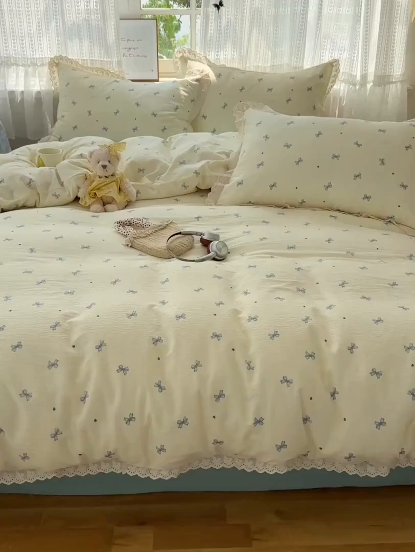 91家纺网 家纺一手货源 找家纺 韩巢家纺 2026新款蝴蝶花边销款四件套 相思-蓝【蝴蝶花边款】