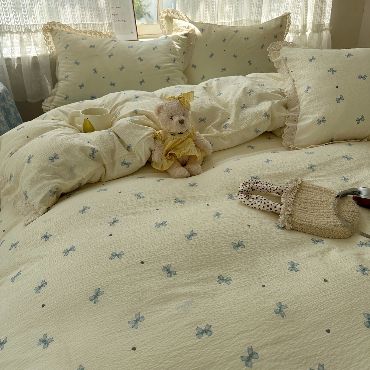 91家纺网 家纺一手货源 找家纺 韩巢家纺 2026新款蝴蝶花边销款四件套 相思-蓝【蝴蝶花边款】