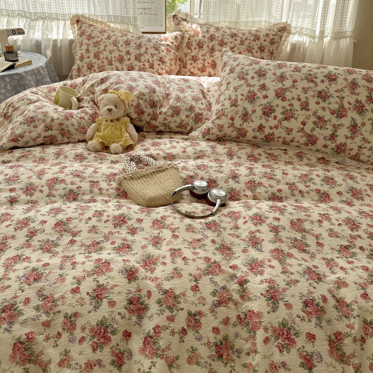 91家纺网 家纺一手货源 找家纺 韩巢家纺 2026新款蝴蝶花边销款四件套 星眠云野【蝴蝶花边款】