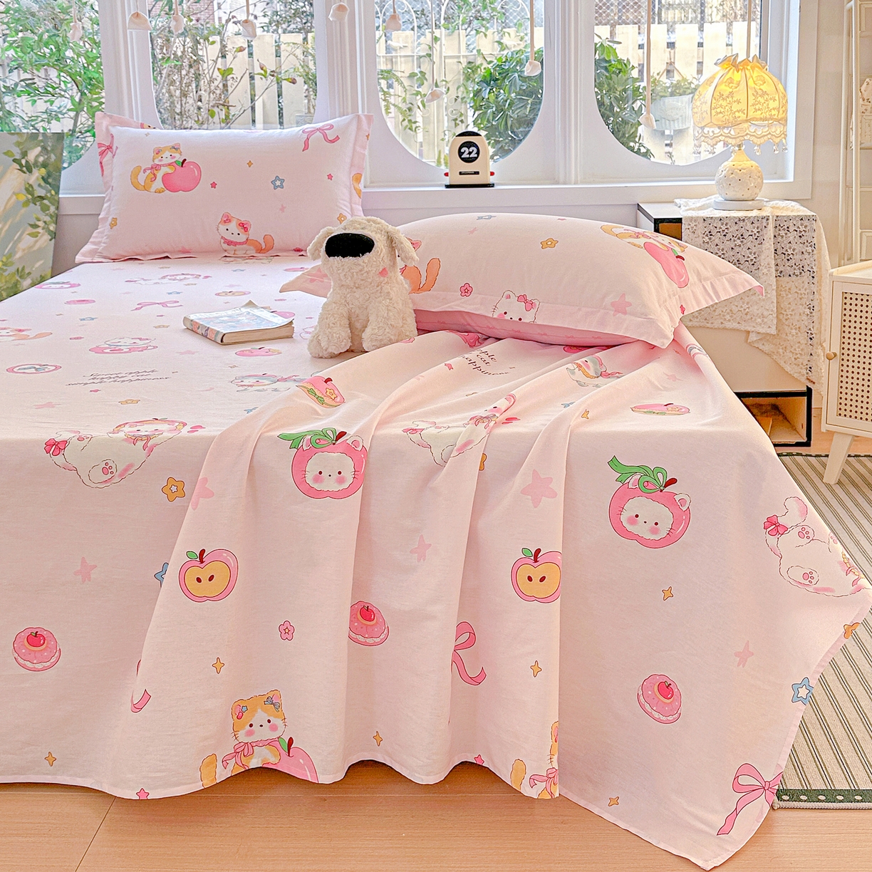 91家纺网 家纺一手货源 找家纺 恩泽家纺 2026春夏新款全棉纯棉12868印花四件套及单品系列-单床单床单单件 苹果小猫咪