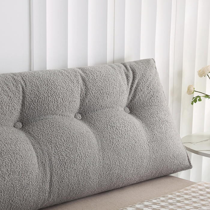 91家纺网 家纺一手货源 找家纺 （总）永光家居 2026新款泰迪绒三角靠垫 填充浅蓝色产品不供多多