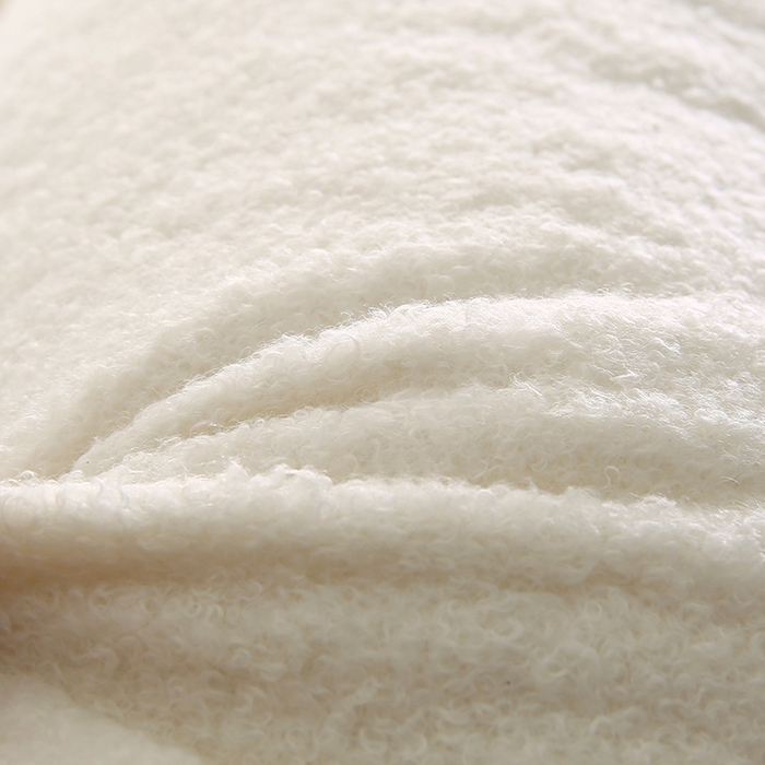 91家纺网 家纺一手货源 找家纺 永光家居 2026新款泰迪绒三角靠垫 填充浅蓝色产品不供多多 泰迪白