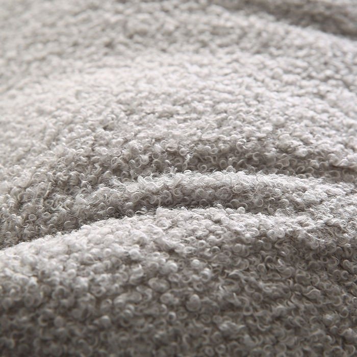 91家纺网 家纺一手货源 找家纺 永光家居 2026新款泰迪绒三角靠垫 填充浅蓝色产品不供多多 泰迪灰