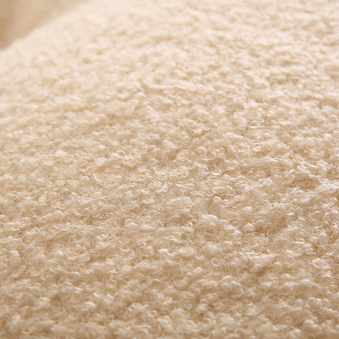 91家纺网 家纺一手货源 找家纺 永光家居 2026新款泰迪绒三角靠垫 填充浅蓝色产品不供多多 泰迪驼