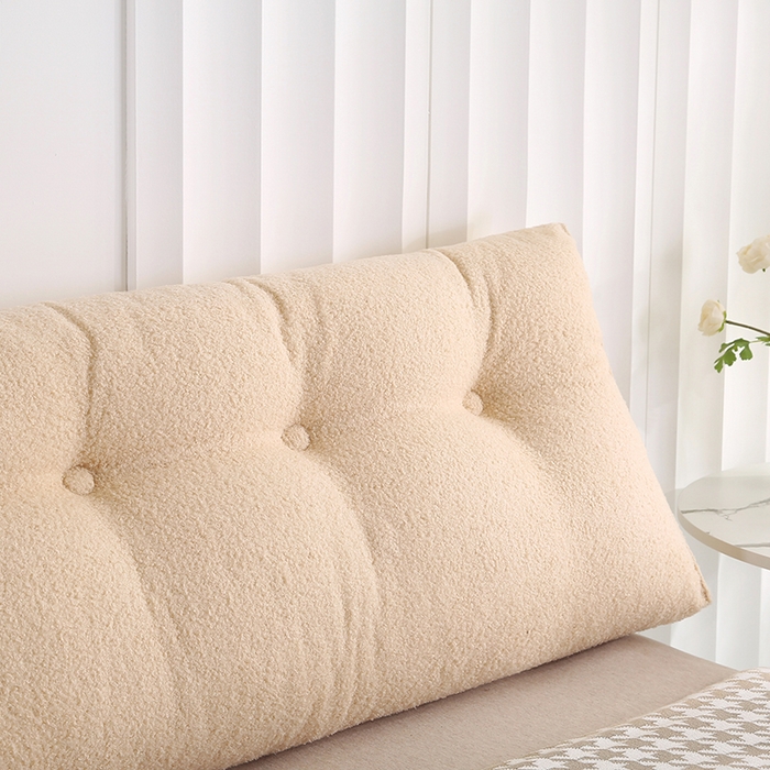 91家纺网 家纺一手货源 找家纺 永光家居 2026新款泰迪绒三角靠垫 填充浅蓝色产品不供多多 泰迪驼