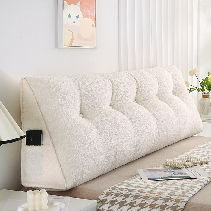 91家纺网 家纺一手货源 找家纺 永光家居 2026新款泰迪绒三角靠垫 填充浅蓝色产品不供多多 泰迪白