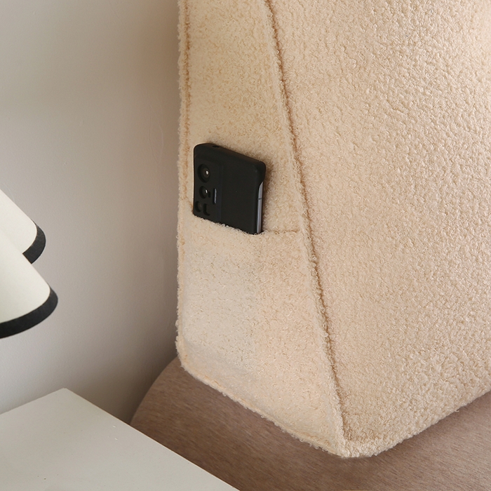 91家纺网 家纺一手货源 找家纺 永光家居 2026新款泰迪绒三角靠垫 填充浅蓝色产品不供多多 泰迪驼