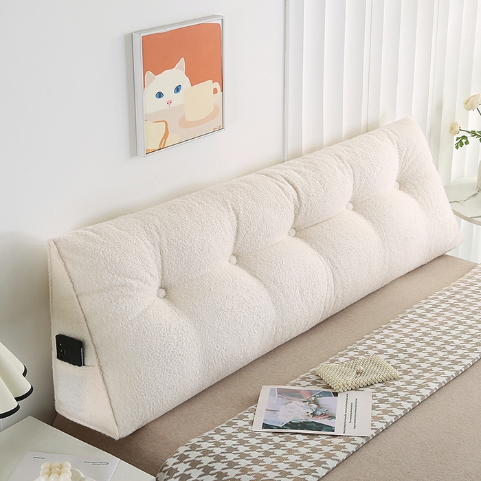 91家纺网 家纺一手货源 找家纺 永光家居 2026新款泰迪绒三角靠垫 填充浅蓝色产品不供多多 泰迪白