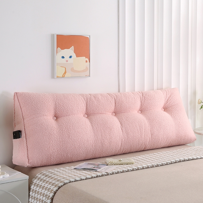 91家纺网 家纺一手货源 找家纺 永光家居 2026新款泰迪绒三角靠垫 填充浅蓝色产品不供多多 泰迪粉