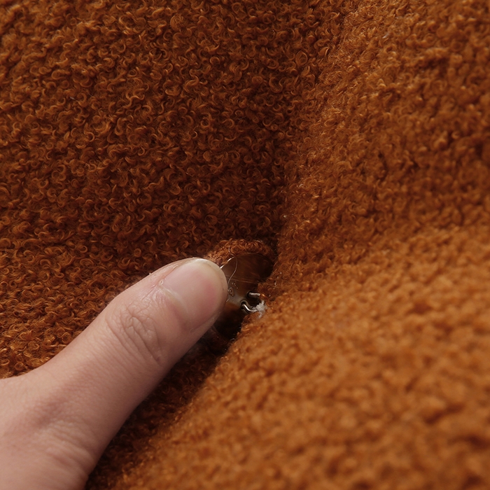 91家纺网 家纺一手货源 找家纺 永光家居 2026新款泰迪绒三角靠垫 填充浅蓝色产品不供多多 泰迪咖