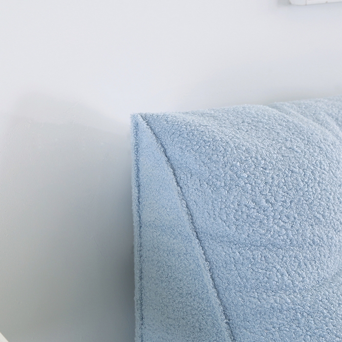 91家纺网 家纺一手货源 找家纺 永光家居 2026新款泰迪绒三角靠垫 填充浅蓝色产品不供多多 泰迪蓝