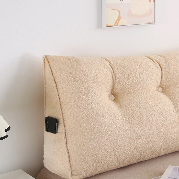 91家纺网 家纺一手货源 找家纺 永光家居 2026新款泰迪绒三角靠垫 填充浅蓝色产品不供多多 泰迪驼