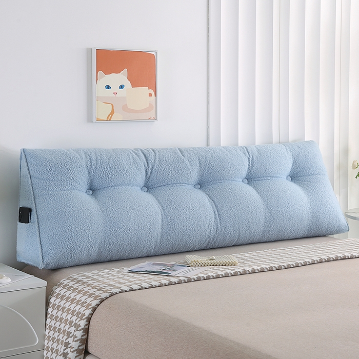 91家纺网 家纺一手货源 找家纺 永光家居 2026新款泰迪绒三角靠垫 填充浅蓝色产品不供多多 泰迪蓝