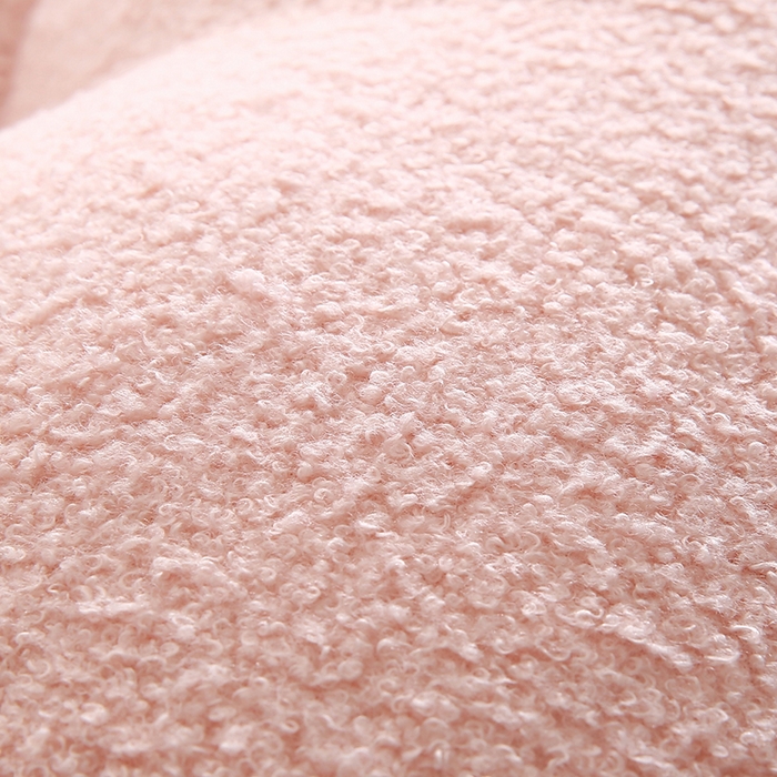 91家纺网 家纺一手货源 找家纺 永光家居 2026新款泰迪绒三角靠垫 填充浅蓝色产品不供多多 泰迪粉