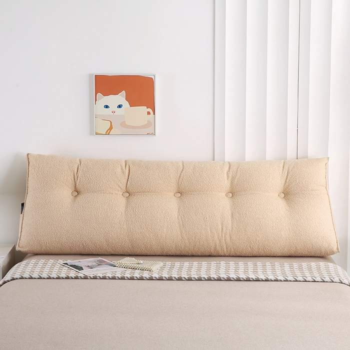 91家纺网 家纺一手货源 找家纺 永光家居 2026新款泰迪绒三角靠垫 填充浅蓝色产品不供多多 泰迪驼