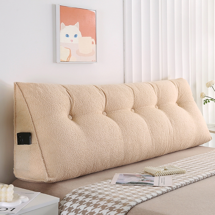 91家纺网 家纺一手货源 找家纺 永光家居 2026新款泰迪绒三角靠垫 填充浅蓝色产品不供多多 泰迪驼