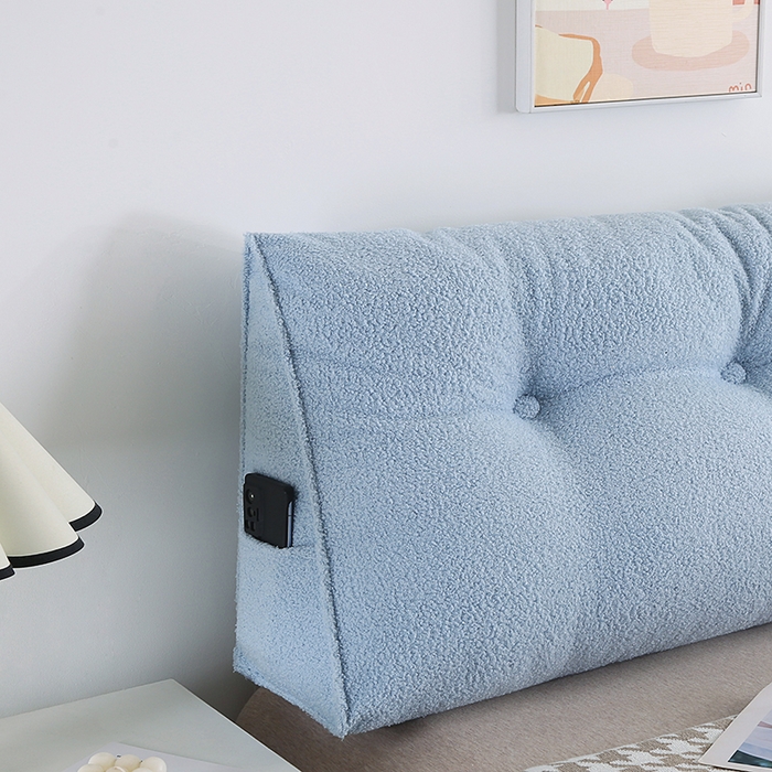 91家纺网 家纺一手货源 找家纺 永光家居 2026新款泰迪绒三角靠垫 填充浅蓝色产品不供多多 泰迪蓝