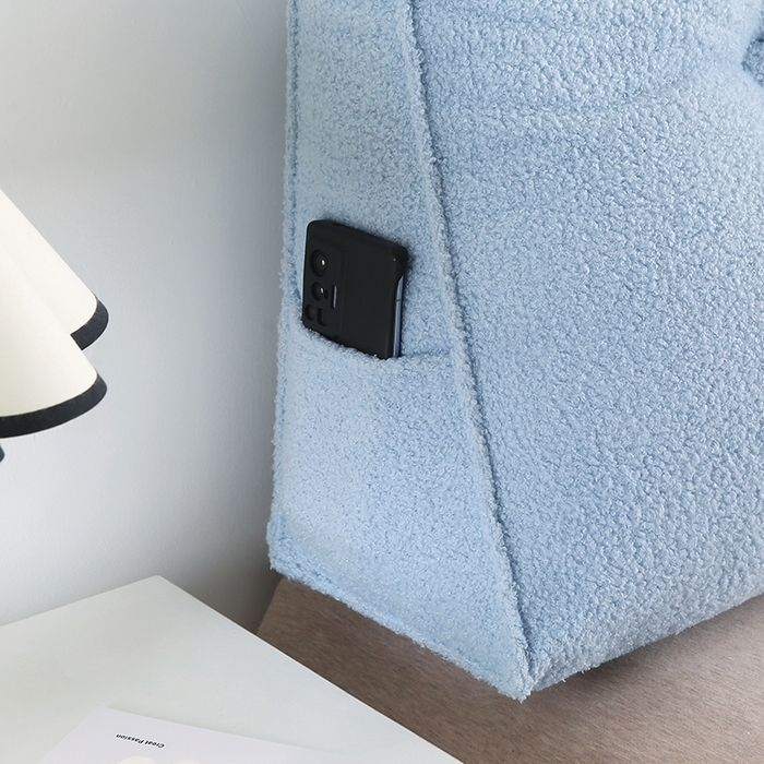 91家纺网 家纺一手货源 找家纺 永光家居 2026新款泰迪绒三角靠垫 填充浅蓝色产品不供多多 泰迪蓝