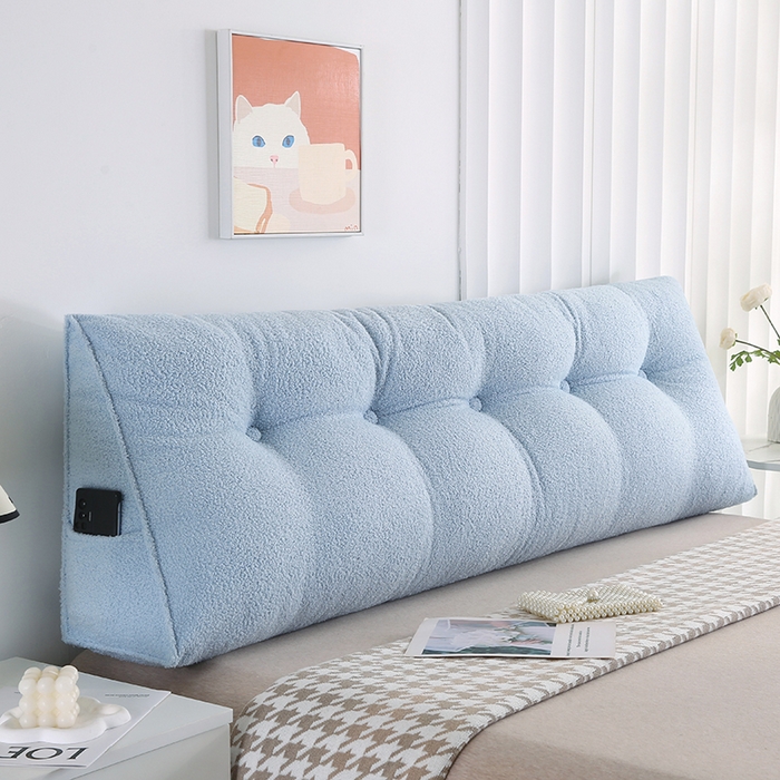 91家纺网 家纺一手货源 找家纺 永光家居 2026新款泰迪绒三角靠垫 填充浅蓝色产品不供多多 泰迪蓝