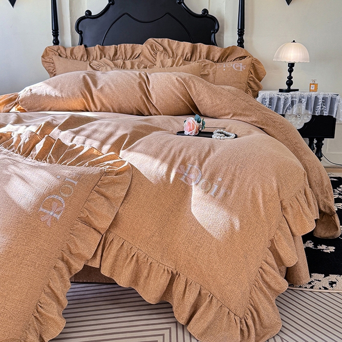 91家纺网 家纺一手货源 找家纺 贝凯瑞 2026新款法式轻奢复古仿亚麻木棉皱皱棉双层纱花边四件套-鎏光系列 琥珀华章