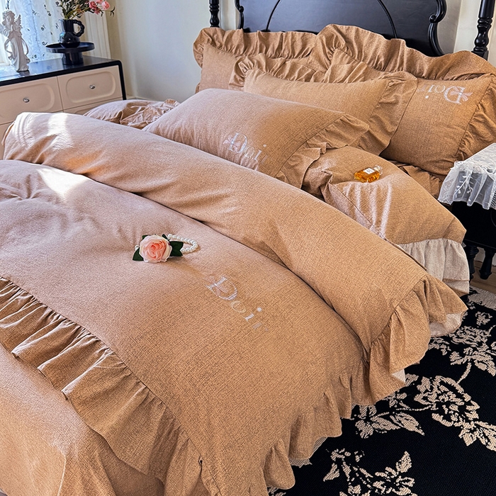 91家纺网 家纺一手货源 找家纺 贝凯瑞 2026新款法式轻奢复古仿亚麻木棉皱皱棉双层纱花边四件套-鎏光系列 琥珀华章