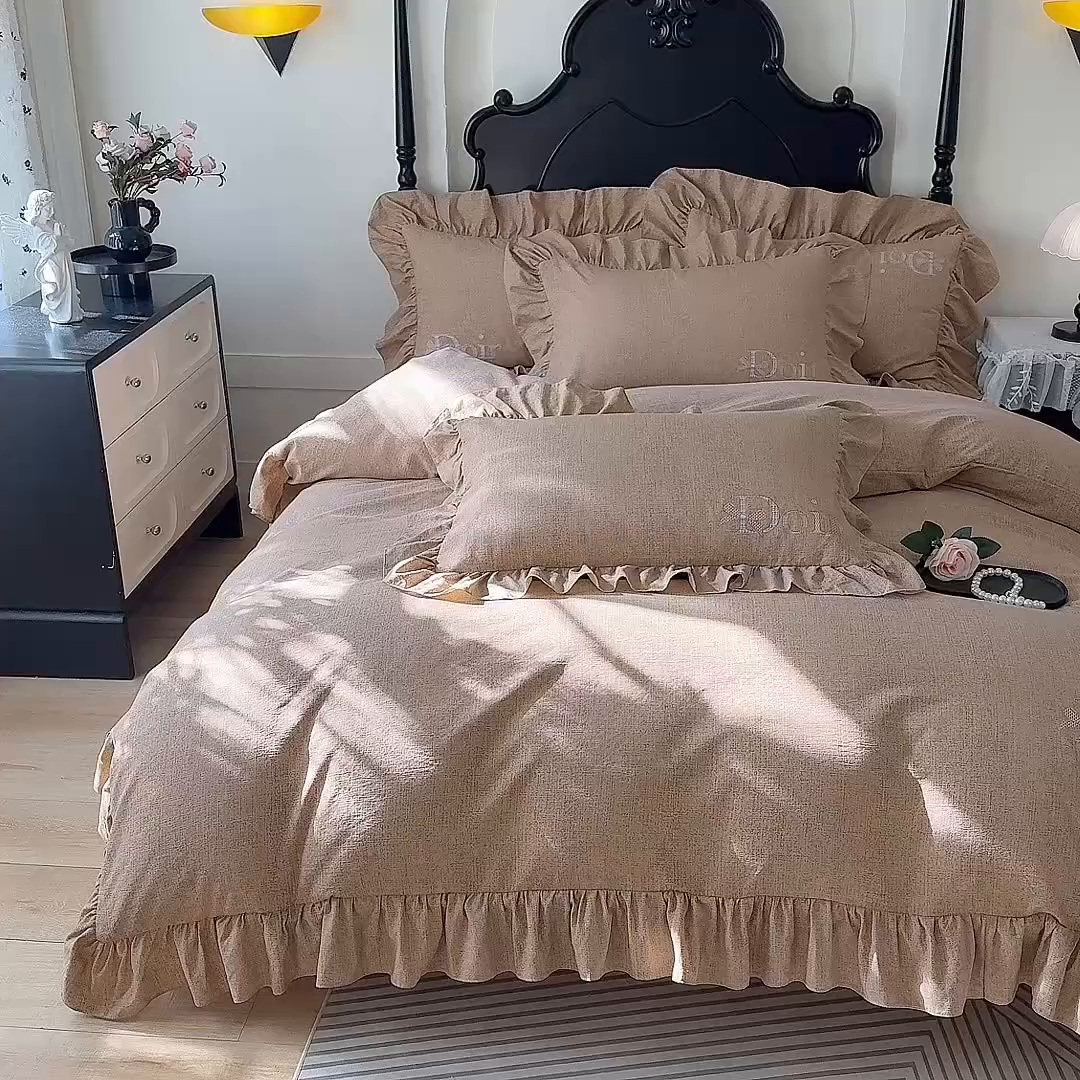 91家纺网 家纺一手货源 找家纺 贝凯瑞 2026新款法式轻奢复古仿亚麻木棉皱皱棉双层纱花边四件套-鎏光系列 琥珀华章
