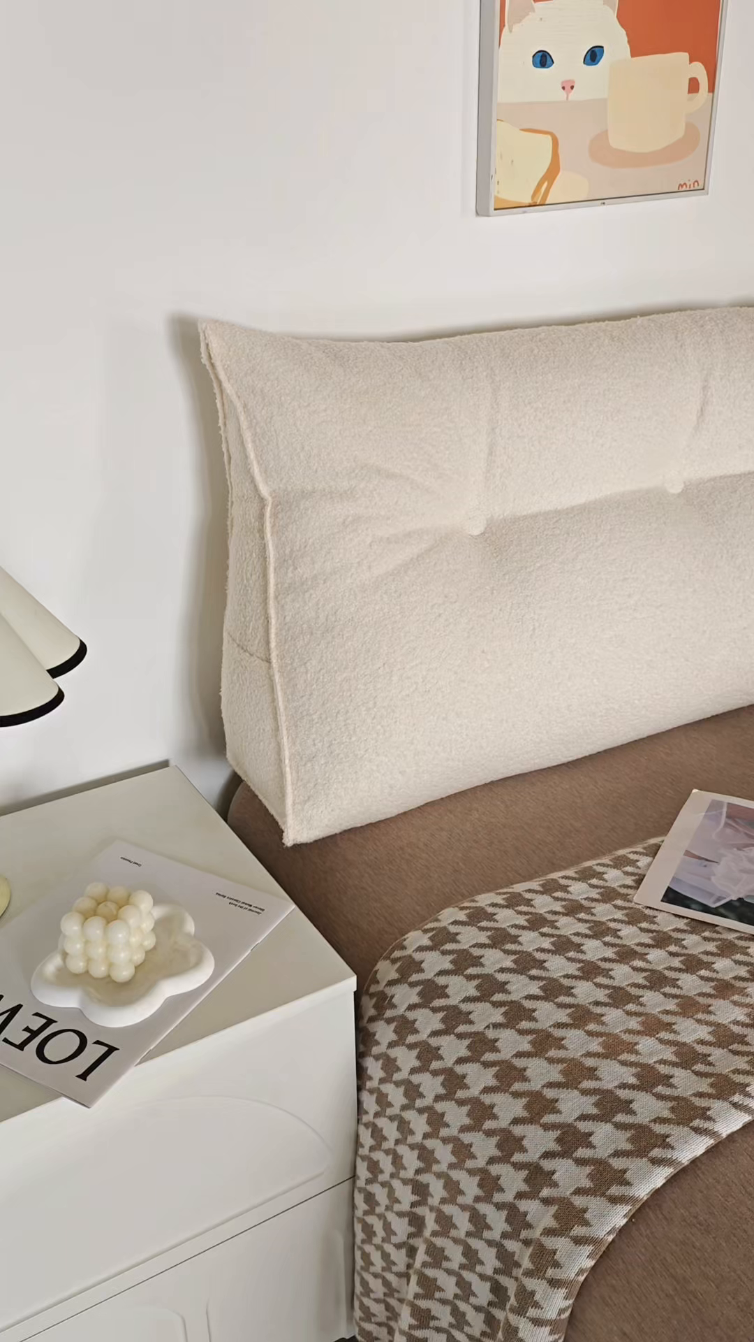 91家纺网 家纺一手货源 找家纺 永光家居 2026新款泰迪绒三角靠垫 填充浅蓝色产品不供多多 泰迪白