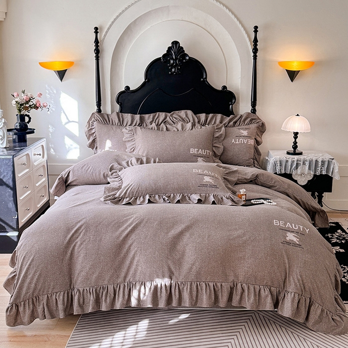 91家纺网 家纺一手货源 找家纺 贝凯瑞 2026新款法式轻奢复古仿亚麻木棉皱皱棉双层纱花边四件套-鎏光系列 摩卡臻藏