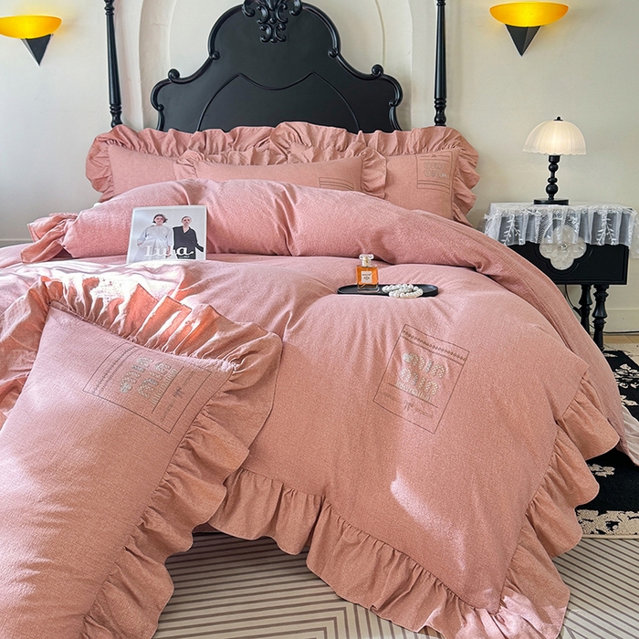 91家纺网 家纺一手货源 找家纺 贝凯瑞 2026新款法式轻奢复古仿亚麻木棉皱皱棉双层纱花边四件套-鎏光系列 蔷薇绮珍