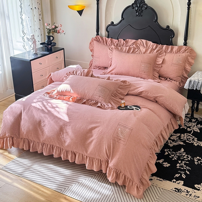 91家纺网 家纺一手货源 找家纺 贝凯瑞 2026新款法式轻奢复古仿亚麻木棉皱皱棉双层纱花边四件套-鎏光系列 蔷薇绮珍