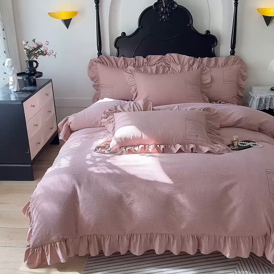 91家纺网 家纺一手货源 找家纺 贝凯瑞 2026新款法式轻奢复古仿亚麻木棉皱皱棉双层纱花边四件套-鎏光系列 蔷薇绮珍