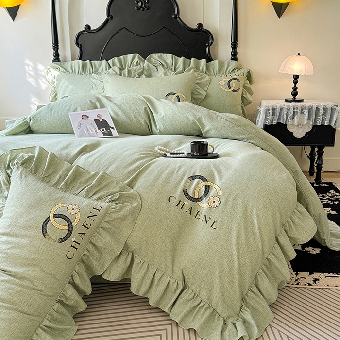 91家纺网 家纺一手货源 找家纺 贝凯瑞 2026新款法式轻奢复古仿亚麻木棉皱皱棉双层纱花边四件套-鎏光系列 青榄雅颂